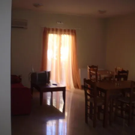 伊瓦格利亚公寓 Agia Efimia